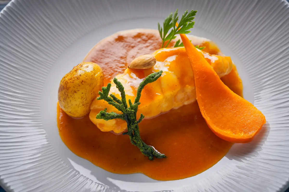 Assiette de cuisine provençale gastronomique servie à Ollioules